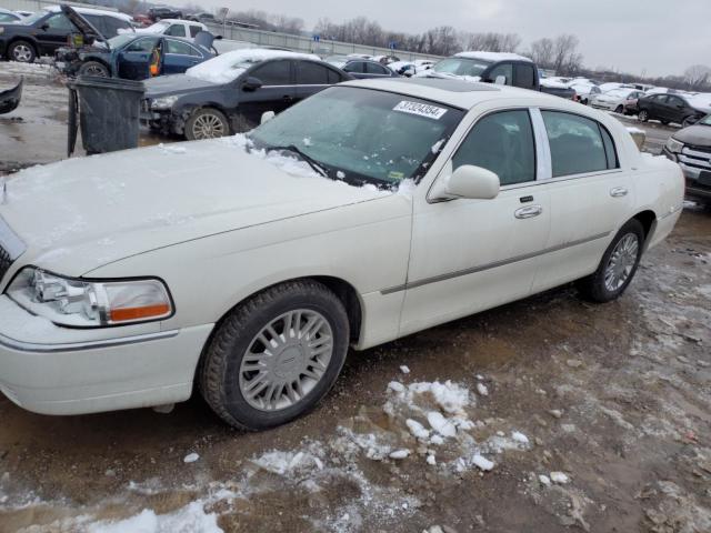 1LNHM83V06Y641409 - 2006 LINCOLN TOWN CAR DESIGNER WHITE photo 1