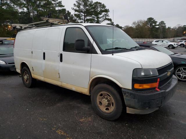 1GCWGAFPXJ1342440 - 2018 CHEVROLET EXPRESS G2 WHITE photo 4