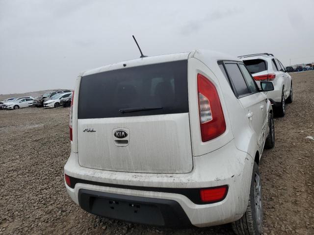 KNDJT2A5XD7538686 - 2013 KIA SOUL WHITE photo 6