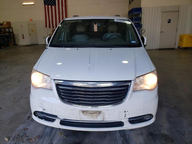 2C4RC1BG6DR508824 - 2013 CHRYSLER TOWN & COU TOURING WHITE photo 5