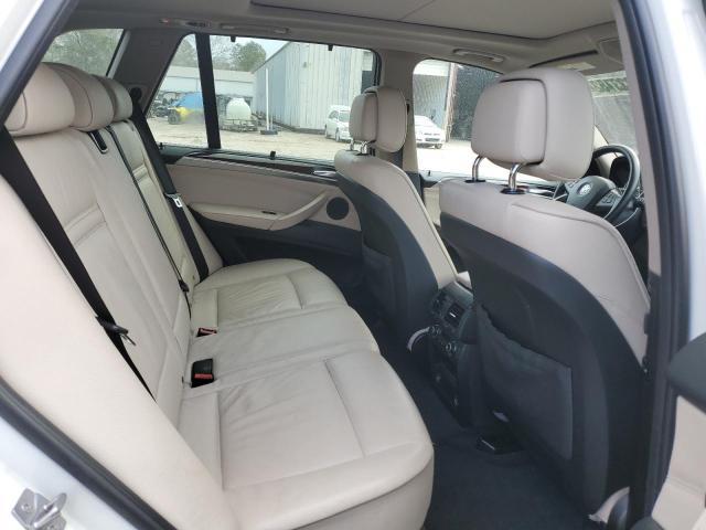 5UXZV4C54CL766631 - 2012 BMW X5 XDRIVE35I WHITE photo 11