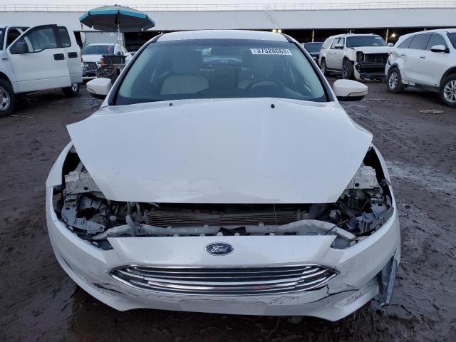 1FADP3N24GL405849 - 2016 FORD FOCUS TITANIUM WHITE photo 5