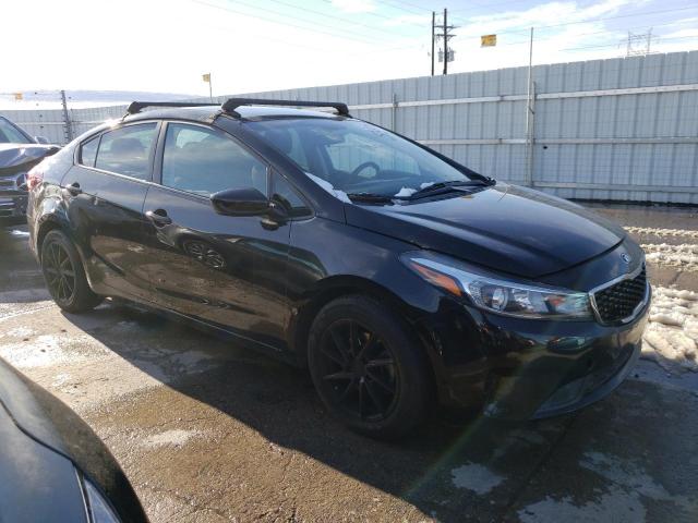 3KPFL4A79JE210951 - 2018 KIA FORTE LX BLACK photo 4