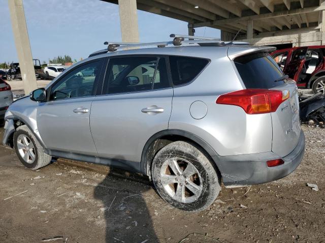 2T3WFREV4EW084313 - 2014 TOYOTA RAV4 XLE SILVER photo 2