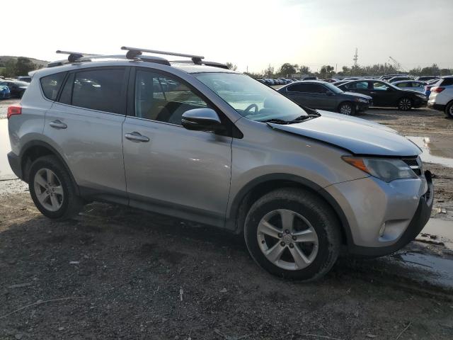 2T3WFREV4EW084313 - 2014 TOYOTA RAV4 XLE SILVER photo 4