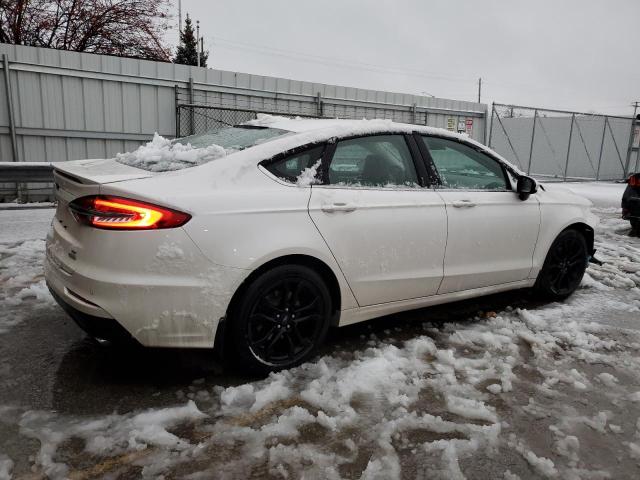 3FA6P0HDXLR109816 - 2020 FORD FUSION SE WHITE photo 3