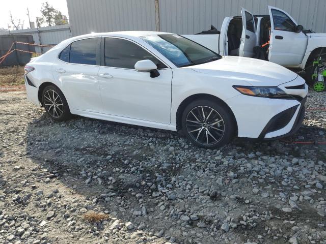 4T1T11AK5MU531723 - 2021 TOYOTA CAMRY SE WHITE photo 4