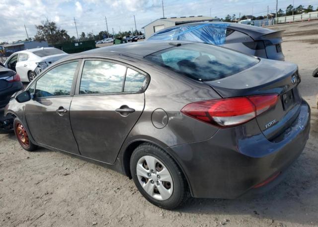 3KPFK4A7XHE028091 - 2017 KIA FORTE LX BROWN photo 2