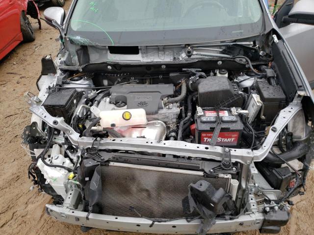 2T3WFREV4JW455268 - 2018 TOYOTA RAV4 ADVENTURE SILVER photo 11