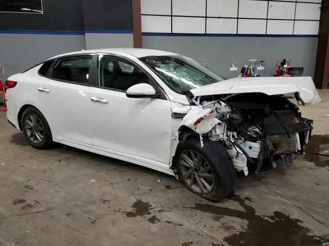 5XXGT4L34LG381115 - 2020 KIA OPTIMA LX WHITE photo 4