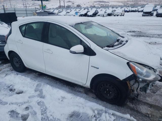 JTDKDTB34G1117462 - 2016 TOYOTA PRIUS C WHITE photo 4