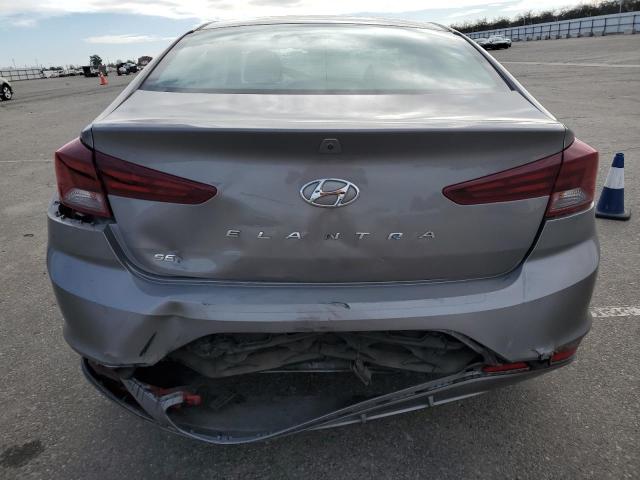 KMHD74LF8LU028352 - 2020 HYUNDAI ELANTRA SE GRAY photo 6