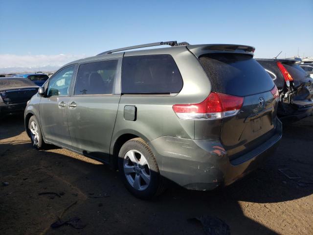 5TDKK3DC0CS185385 - 2012 TOYOTA SIENNA LE GRAY photo 2