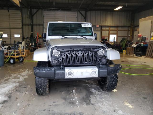 1C4BJWEGXCL253571 - 2012 JEEP WRANGLER U SAHARA SILVER photo 5