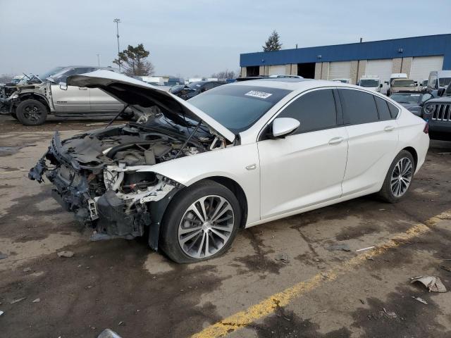 W04GP6SX7J1130192 - 2018 BUICK REGAL ESSENCE WHITE photo 1