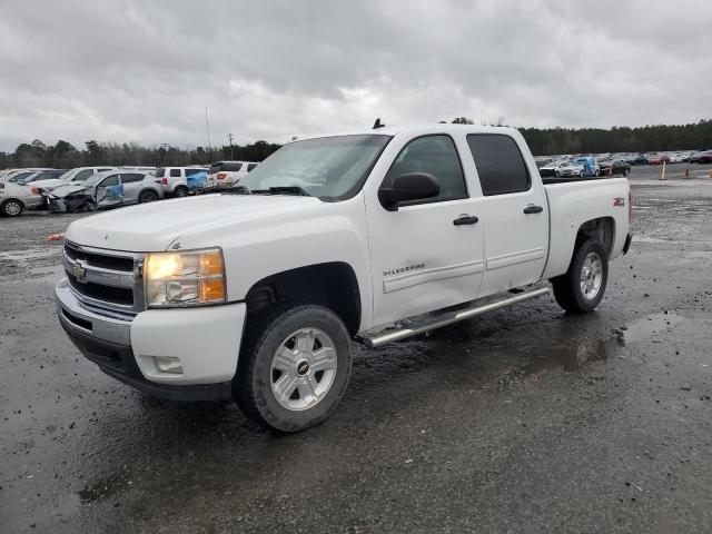 3GCPKSE31BG401806 - 2011 CHEVROLET silverado K1500 LT WHITE photo 1