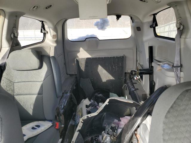 2A4RR5D11AR179728 - 2010 CHRYSLER TOWN & COU TOURING WHITE photo 10