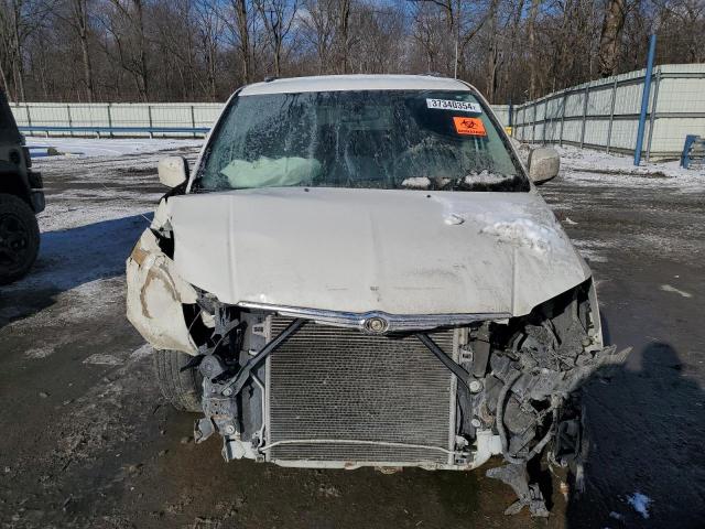 2A4RR5D11AR179728 - 2010 CHRYSLER TOWN & COU TOURING WHITE photo 5