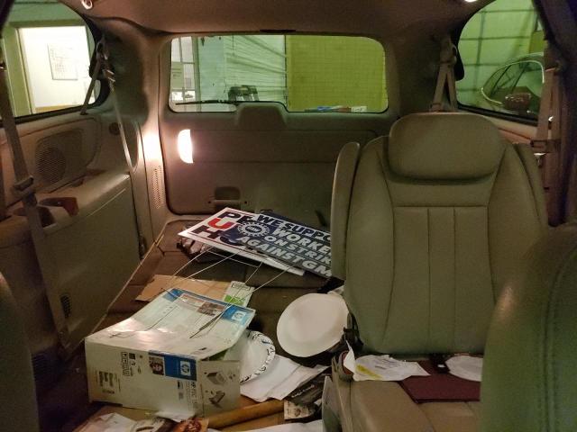 2C4GP54L15R145329 - 2005 CHRYSLER TOWN & COU TOURING თაფლისფერი ფოტო 10