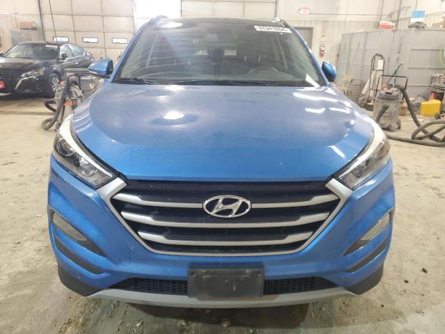 KM8J33A21JU703996 - 2018 HYUNDAI TUCSON VALUE BLUE photo 5