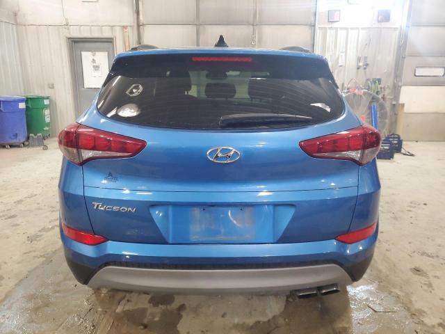 KM8J33A21JU703996 - 2018 HYUNDAI TUCSON VALUE BLUE photo 6