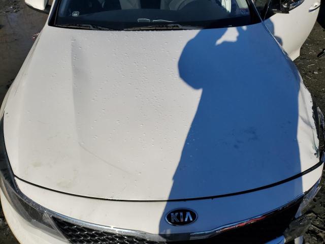 5XXGT4L39JG183367 - 2018 KIA OPTIMA LX WHITE photo 11