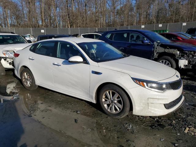 5XXGT4L39JG183367 - 2018 KIA OPTIMA LX WHITE photo 4