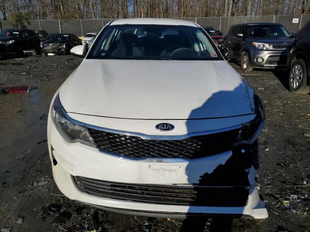 5XXGT4L39JG183367 - 2018 KIA OPTIMA LX WHITE photo 5