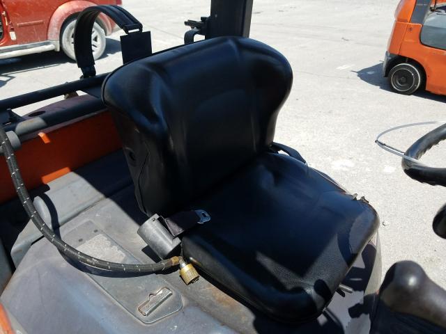 69437 - 2001 TOYOTA FORKLIFT  photo 6