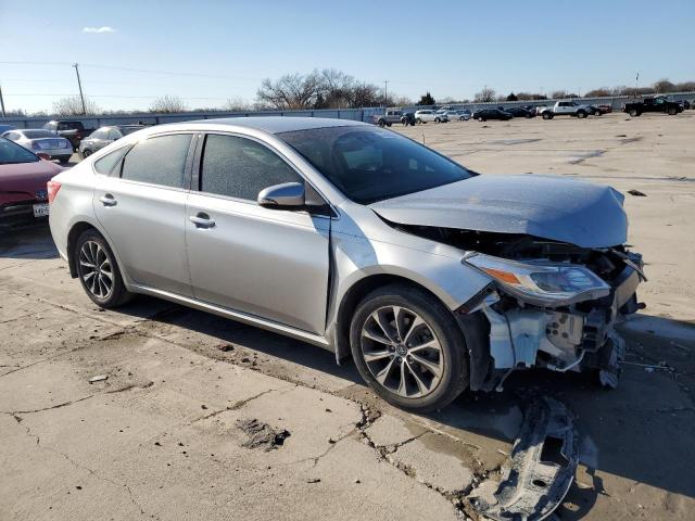 4T1BK1EB0JU283315 - 2018 TOYOTA AVALON XLE SILVER photo 4