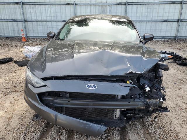 3FA6P0H77JR135538 - 2018 FORD FUSION SE CHARCOAL photo 5