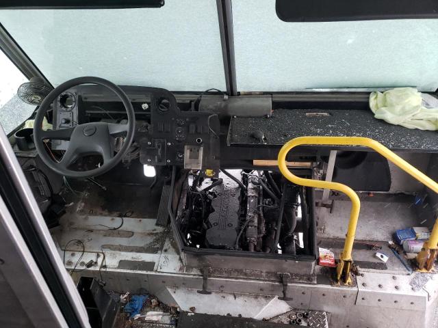 4UZAAPBW57CY18856 - 2007 FREIGHTLINER CHASSIS M LINE WALK-IN VAN WHITE photo 8