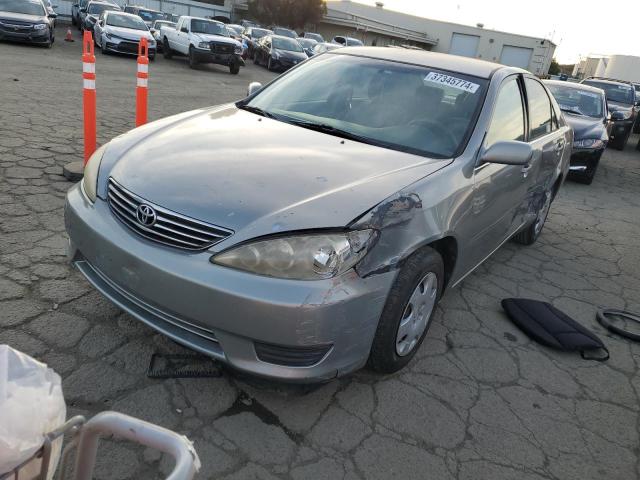 JTDBE32K163046857 - 2006 TOYOTA CAMRY LE SILVER photo 1