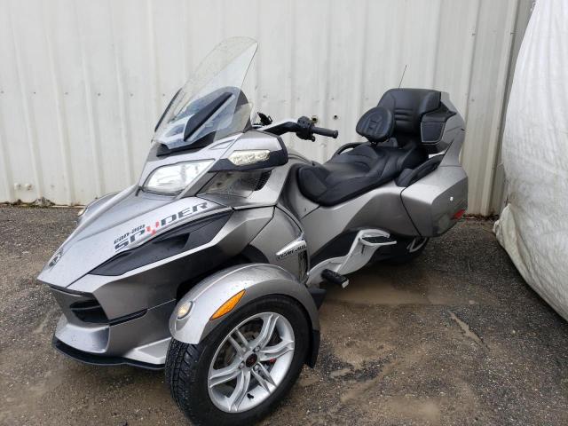 2BXJBWC14CV000185 - 2012 CAN-AM SPYDER ROA RTS SILVER photo 2