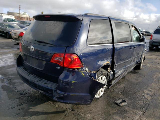 2C4RVABG3ER134491 - 2014 VOLKSWAGEN ROUTAN SE BLUE photo 3