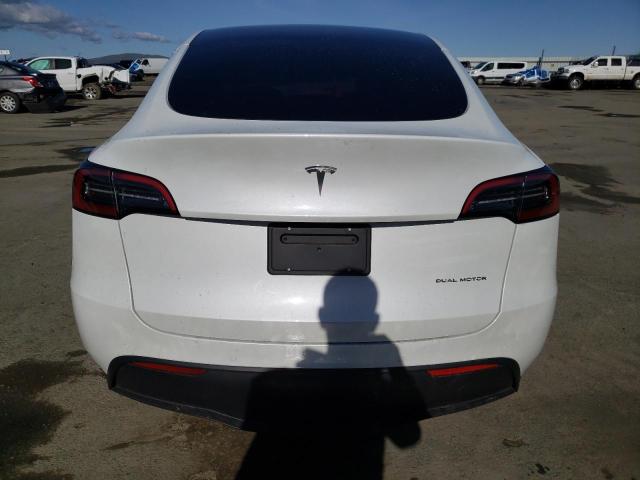 7SAYGDEE8NF431272 - 2022 TESLA MODEL Y WHITE photo 6