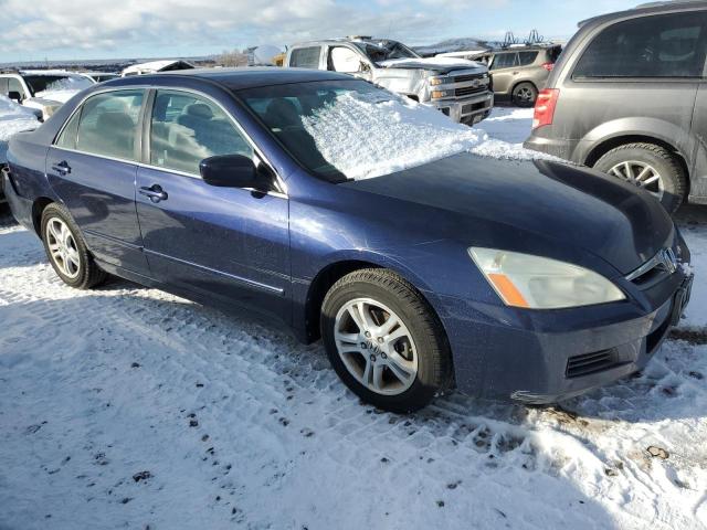 1HGCM56396A080760 - 2006 HONDA ACCORD SE BLUE photo 4