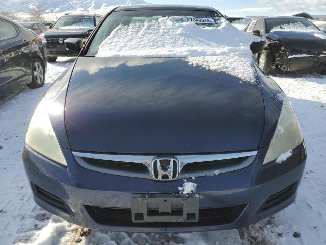 1HGCM56396A080760 - 2006 HONDA ACCORD SE BLUE photo 5