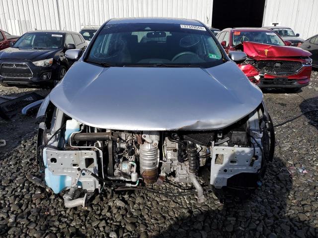 2HKRW2H55JH672643 - 2018 HONDA CR-V EX SILVER photo 5