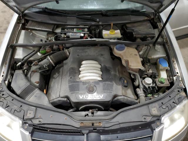 WVWRH63BX4P257826 - 2004 VOLKSWAGEN PASSAT GLX SILVER photo 11