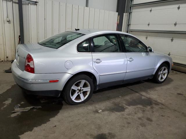 WVWRH63BX4P257826 - 2004 VOLKSWAGEN PASSAT GLX Gümüş foto 3