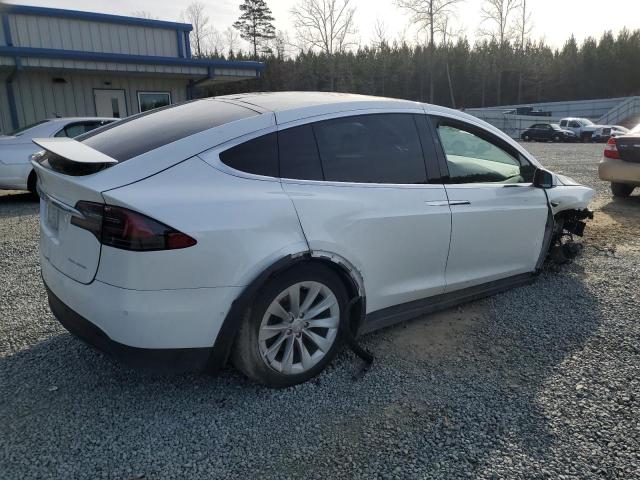 5YJXCDE20KF197456 - 2019 TESLA MODEL X WHITE photo 3