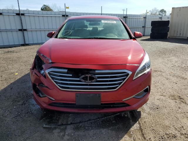 5NPE24AFXHH490083 - 2017 HYUNDAI SONATA SE RED photo 5