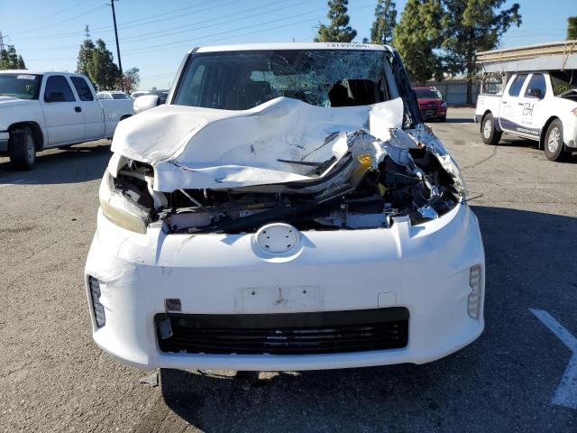 JTLZE4FE0EJ065858 - 2014 TOYOTA SCION XB WHITE photo 5