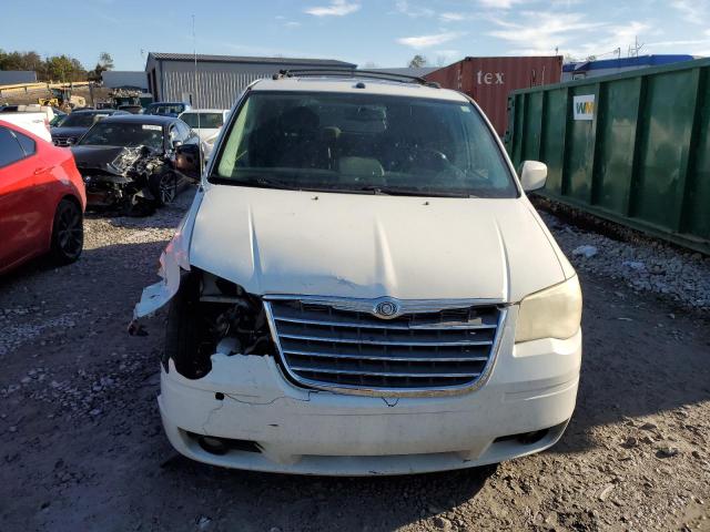 2A4RR8DX0AR330838 - 2010 CHRYSLER TOWN & COU TOURING PLUS WHITE photo 5