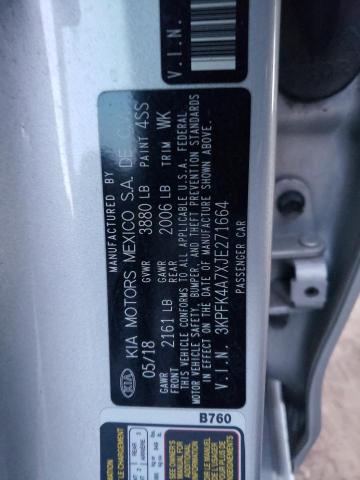 3KPFK4A7XJE271664 - 2018 KIA FORTE LX SILVER photo 12