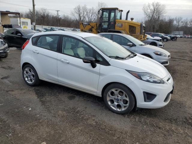 3FADP4FJ7DM206493 - 2013 FORD FIESTA TITANIUM WHITE photo 4