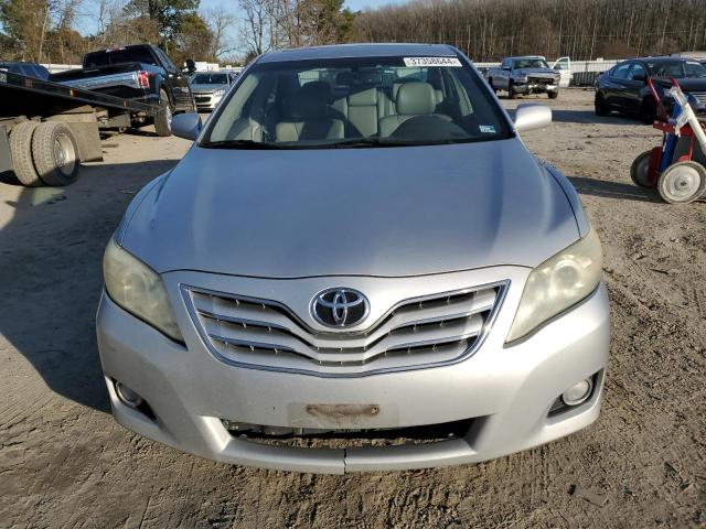 4T1BF3EK4BU131281 - 2011 TOYOTA CAMRY BASE SILVER photo 5