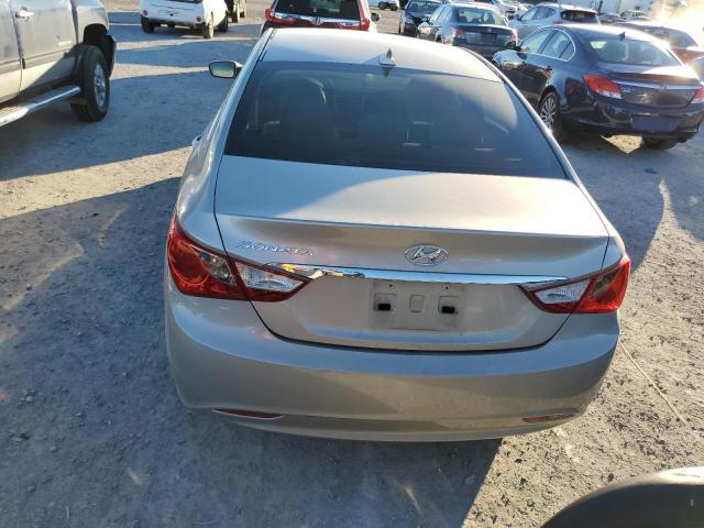 5NPEB4AC8BH252617 - 2011 HYUNDAI SONATA GLS GOLD photo 6