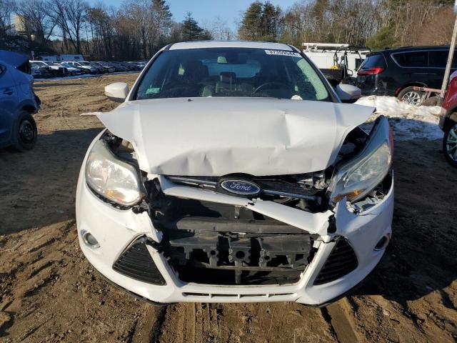 1FAHP3M22CL357880 - 2012 FORD FOCUS SEL WHITE photo 5